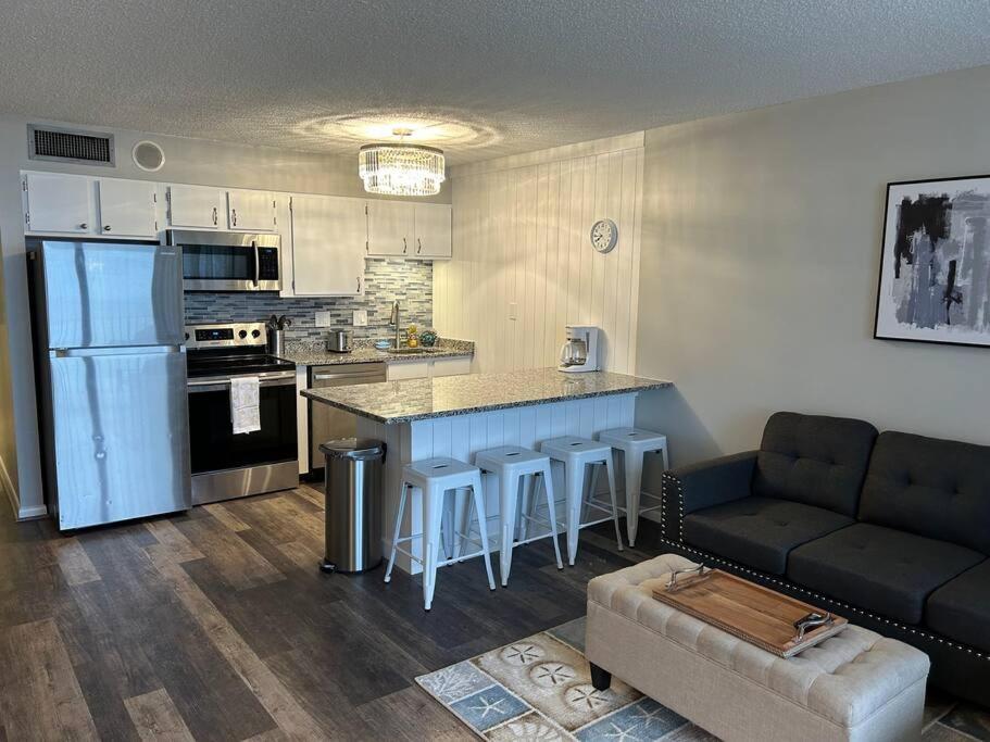 On The Sand Beachfront Condo, Newly Renovated Myrtle Beach Exterior photo